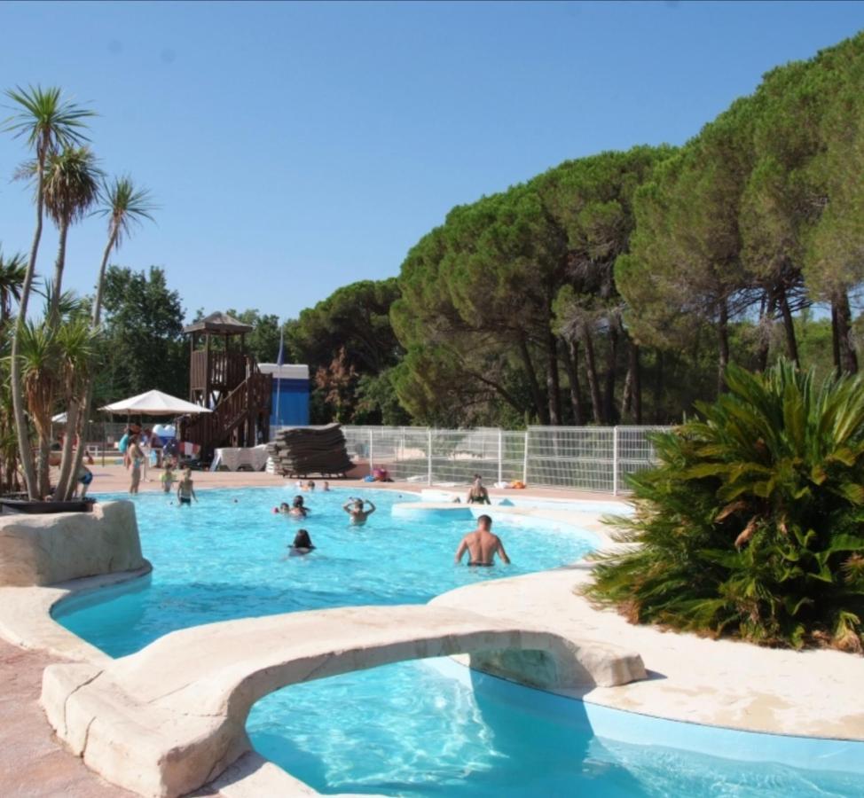 Camping Oasis Village Puget-sur Argens Exterior photo